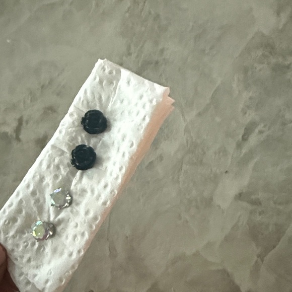 Black and White Dangle Earrings Set Bundle 4 Pairs - Picture 4 of 7